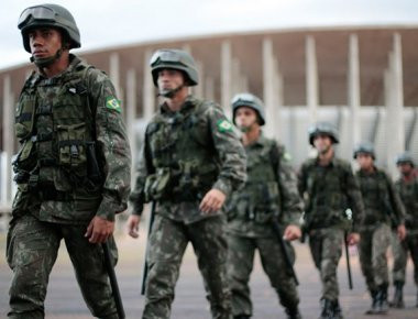 Βραζιλία: Χάος - Ο στρατός στους δρόμους